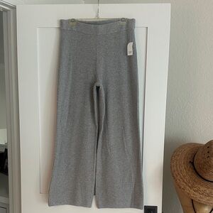 Gap Women’s Gray Knit Pants
